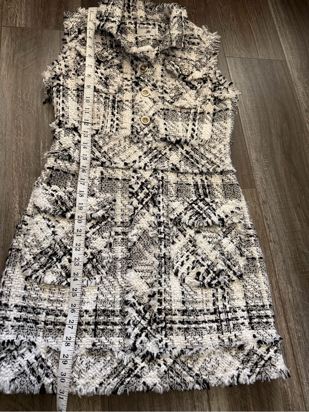 Zuo's Sleeveless Tweed Shift Dress - Picture 9 of 11